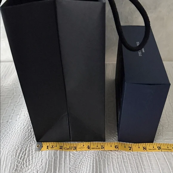 Chanel Gift bag , box, Camelia flower, ribbon. Decorative Set - Picture 10 of 13